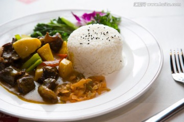 中式咖喱牛腩饭