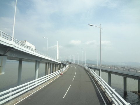 深圳湾口岸跨海大桥
