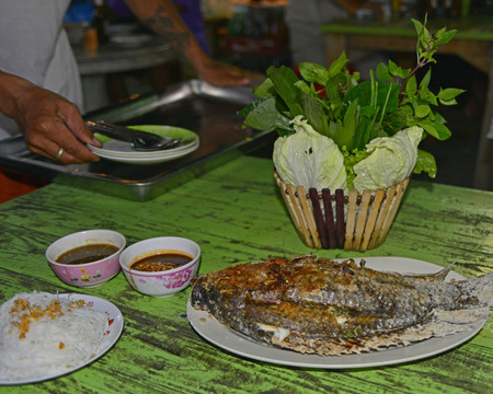 泰国餐馆 烤罗非鱼