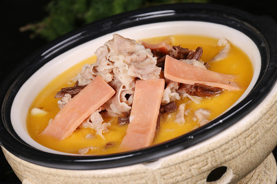 雪花牛肉烧黑腐