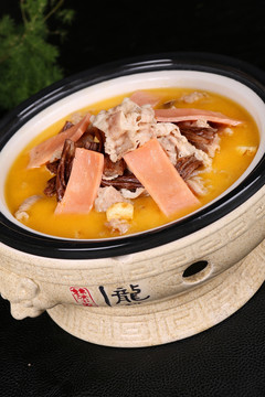 雪花牛肉烧黑腐