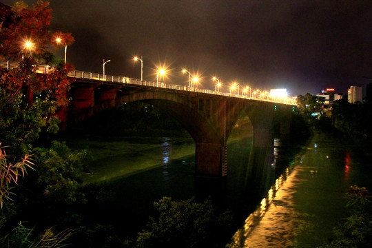 来宾大桥及来宾红水河夜景