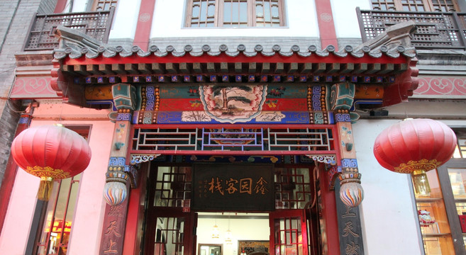 中国传统古典建筑的门头彩绘