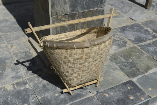 竹编水桶