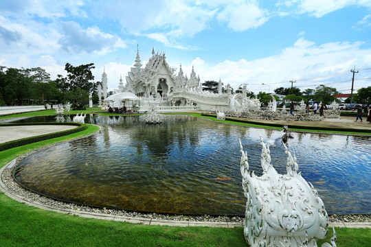 泰国清莱白庙风光