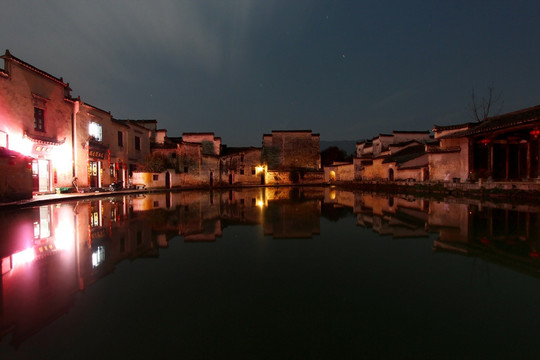 宏村月沼夜景