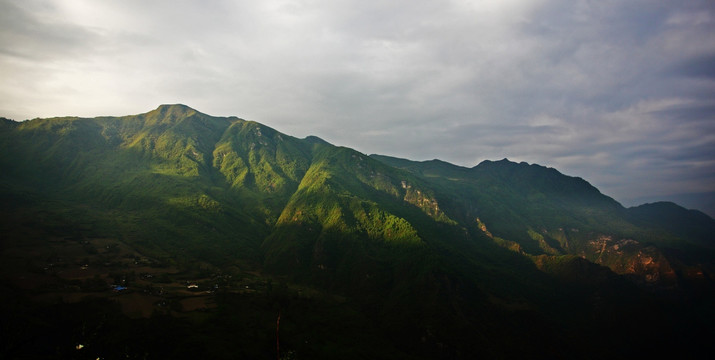 牛背山