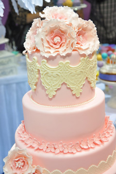 花朵样式的婚礼蛋糕