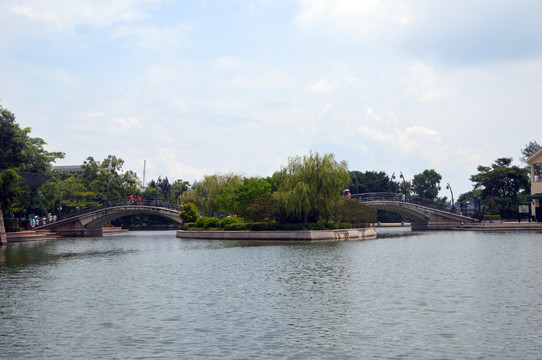 湖景 拱桥