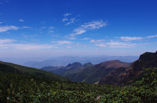 群山