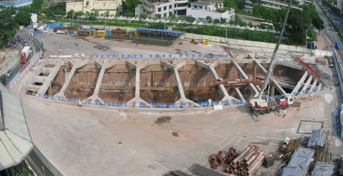 地铁车站基坑工地