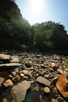 山间流水
