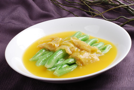 金汤鱼肚扒菜胆