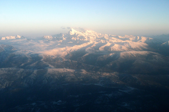 航拍雪山