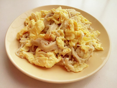 金针菇炒鸡蛋