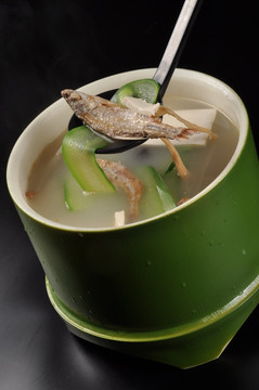 青瓜野鱼豆腐汤