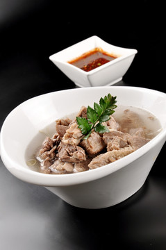 清汤蘸汁牛肉