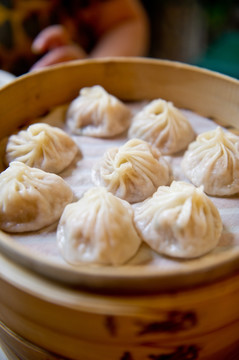 虾肉汤包