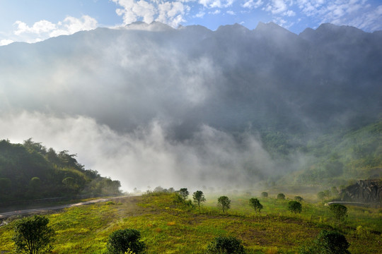 都江堰紫坪铺山区云雾