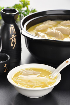 鱼汤虾饺