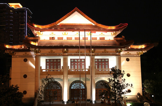 武汉市政府礼堂夜景