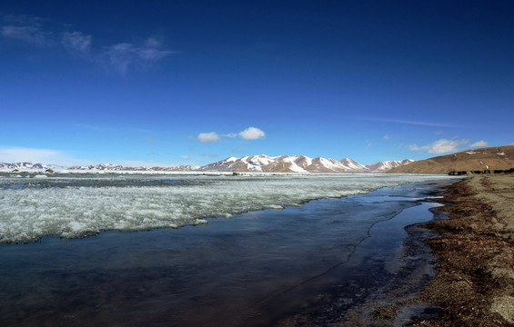 鬼湖拉昂错美景