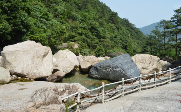 黄山翡翠谷 永结同心锁