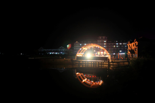 夜景 灯火 广场 河流 节日