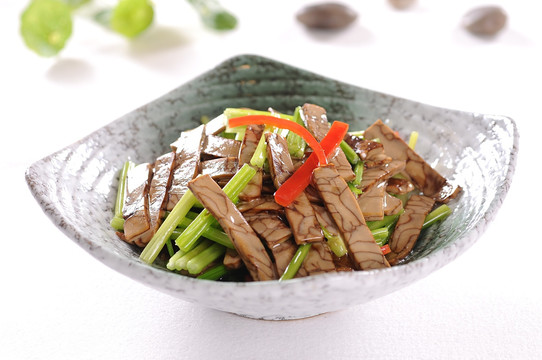 土芹炒香干