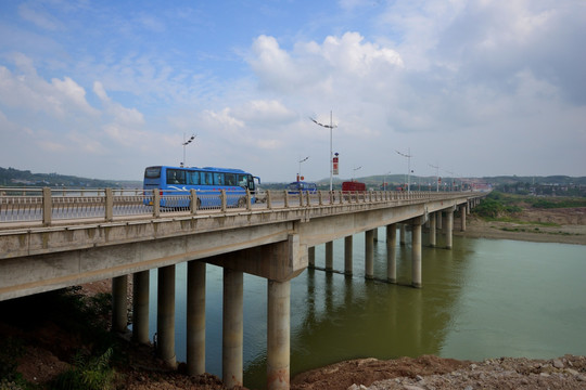 四川简阳市沱江大桥