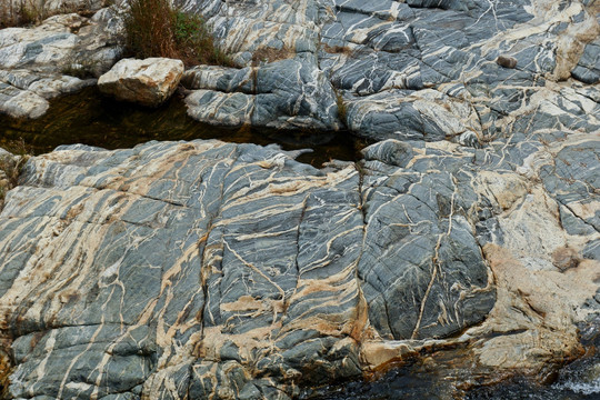 泰山彩石溪石纹