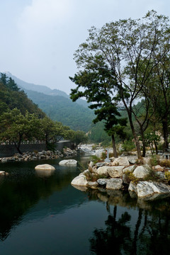 泰山彩石溪风光