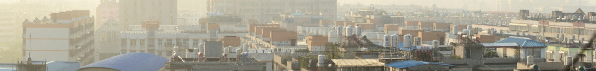 雾霾中城市屋顶全景（高清大图）