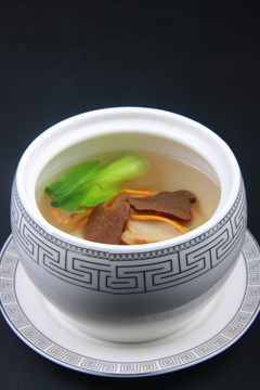 虫草花炖黑松露
