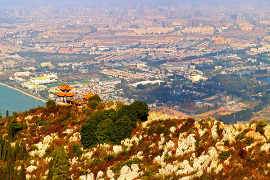 西山俯瞰昆明全景