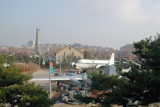 韩国首尔战争纪念馆露天展览场