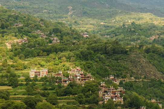 甲居秀丽山乡美景