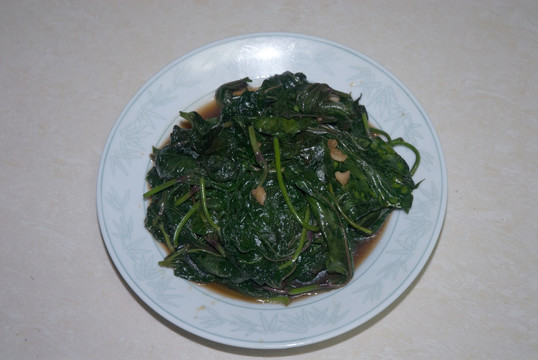 耗油红薯叶