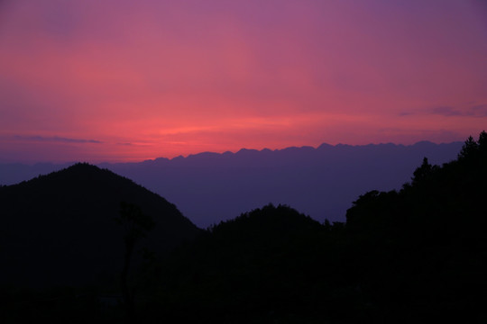 黎明 霞光
