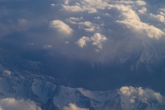 航拍天山