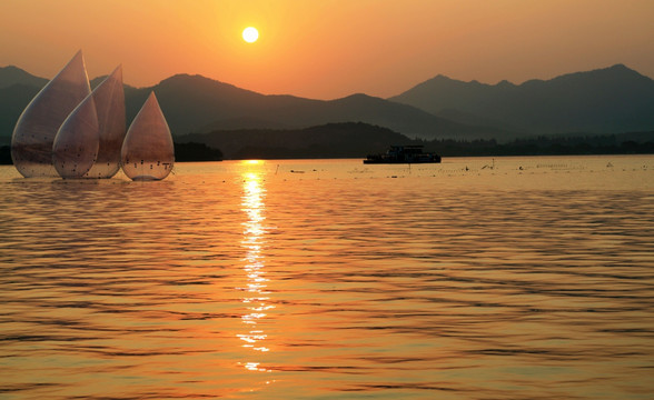 夕阳下的西湖