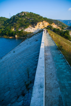 大坝