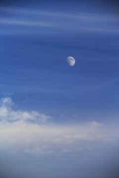 蓝天白云 月亮