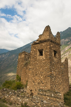 宏伟的古代砖石碉楼建筑遗址