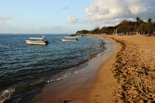 巴厘岛海滩晨曦