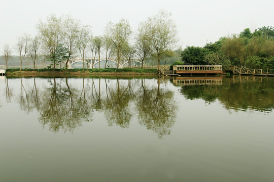 湖 倒影
