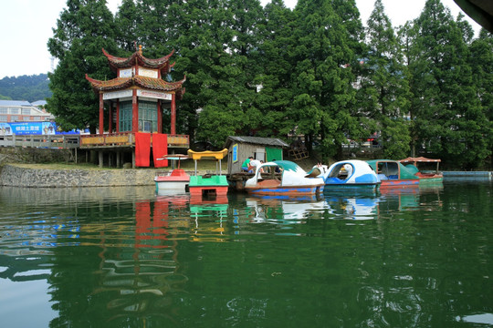 游船码头 风景树 亭榭 湖水