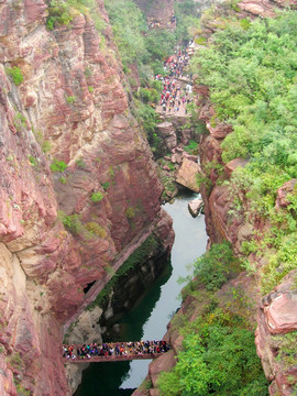 河南焦作云台山红石峡红岩峭壁