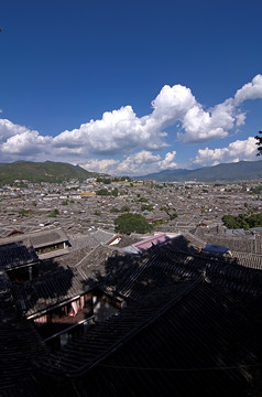 丽江古城大研古镇古建筑竖幅全景