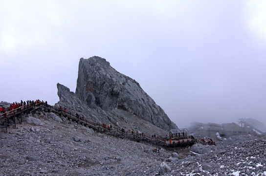 丽江玉龙雪山冰川观景长廊全景